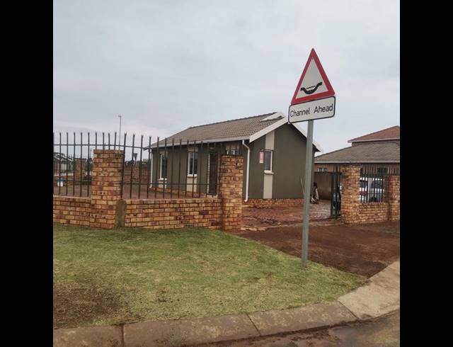 3 BEDROOM HOUSE FOR SALE IN SAVANNA CITY